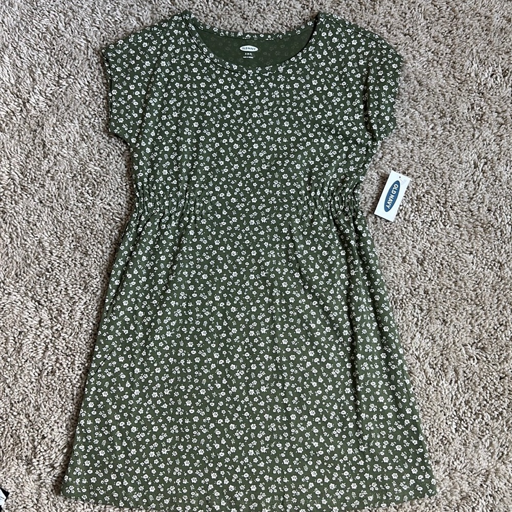 Old Navy kids dress NWT size 6/7